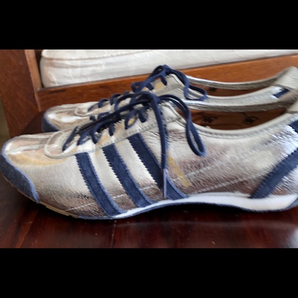 Rare Adidas Silver Streaks - Picture 2 of 4